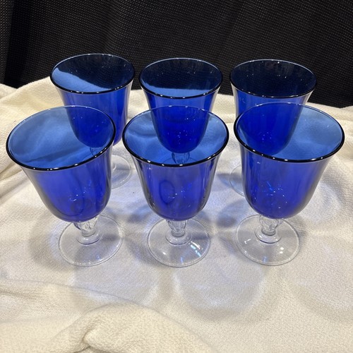 Six casual setting - six,